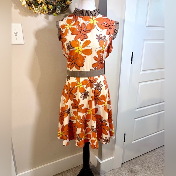 Smak Parlour Dresses & Skirts - NWT SMAK PARLOR Vintage Inspired Tie Open Back Floral Ruffle Dress Womens XL🧡